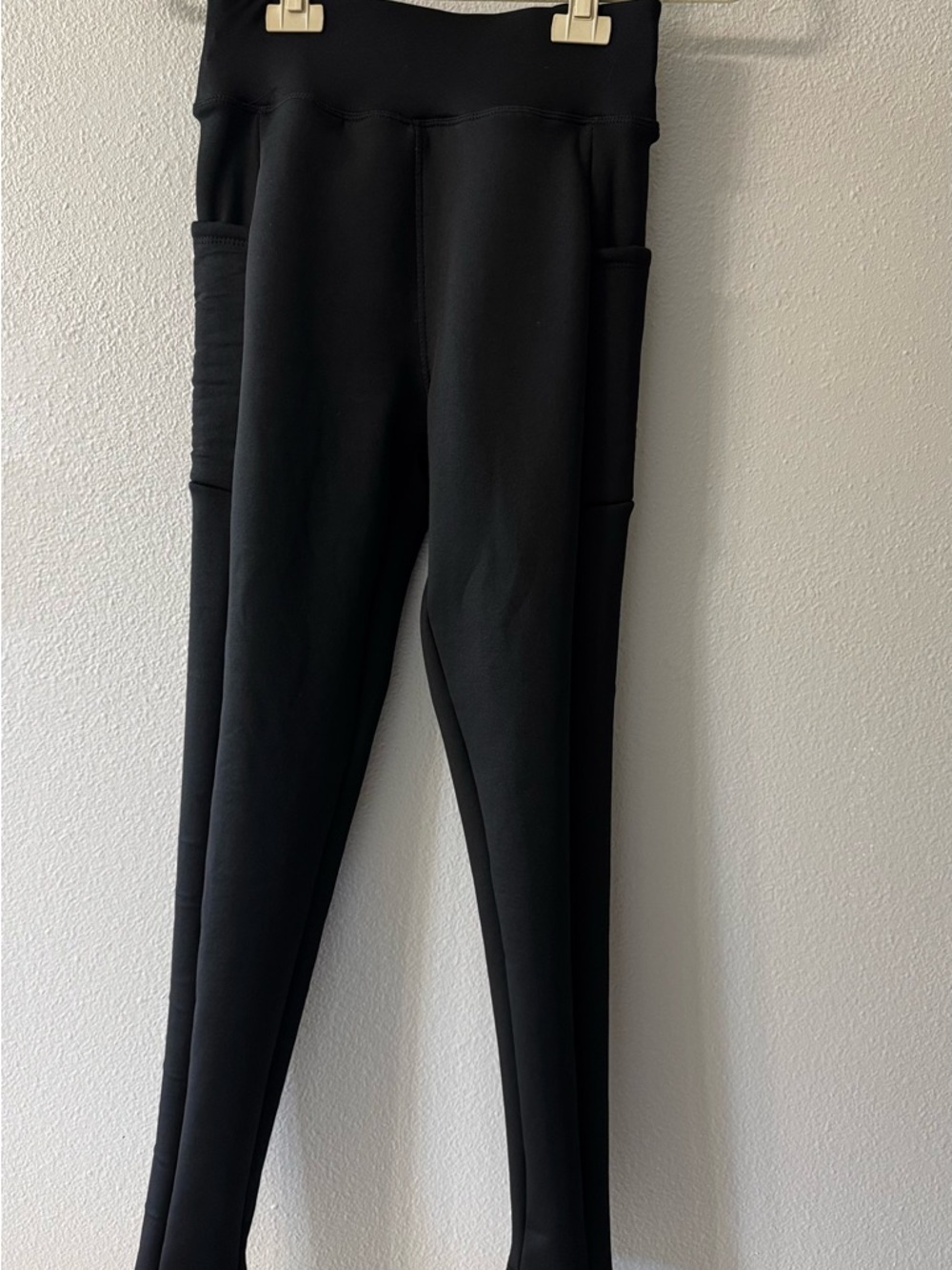Black High-Waist Fleece-lined Leggings with Side Pockets